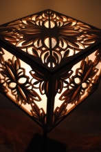 Dřevěná lampa KVĚT