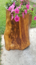 Dřevěný květináč