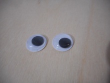oči bílé různé velikosti
