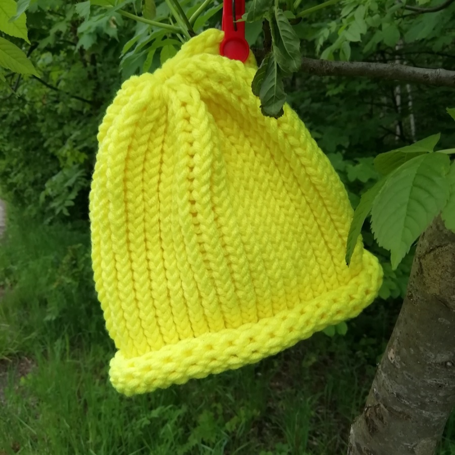 Pletená čepice- neonově žlutá