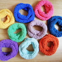 Měkký pletený nákrčník puffy (různé barvy)