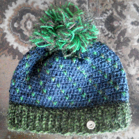 Háčkovaná zelená čapka